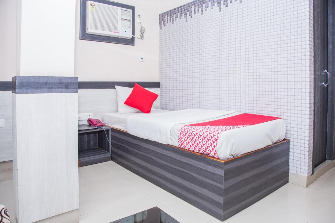 Oyo Hotel Executive Inn Агартала Экстерьер фото